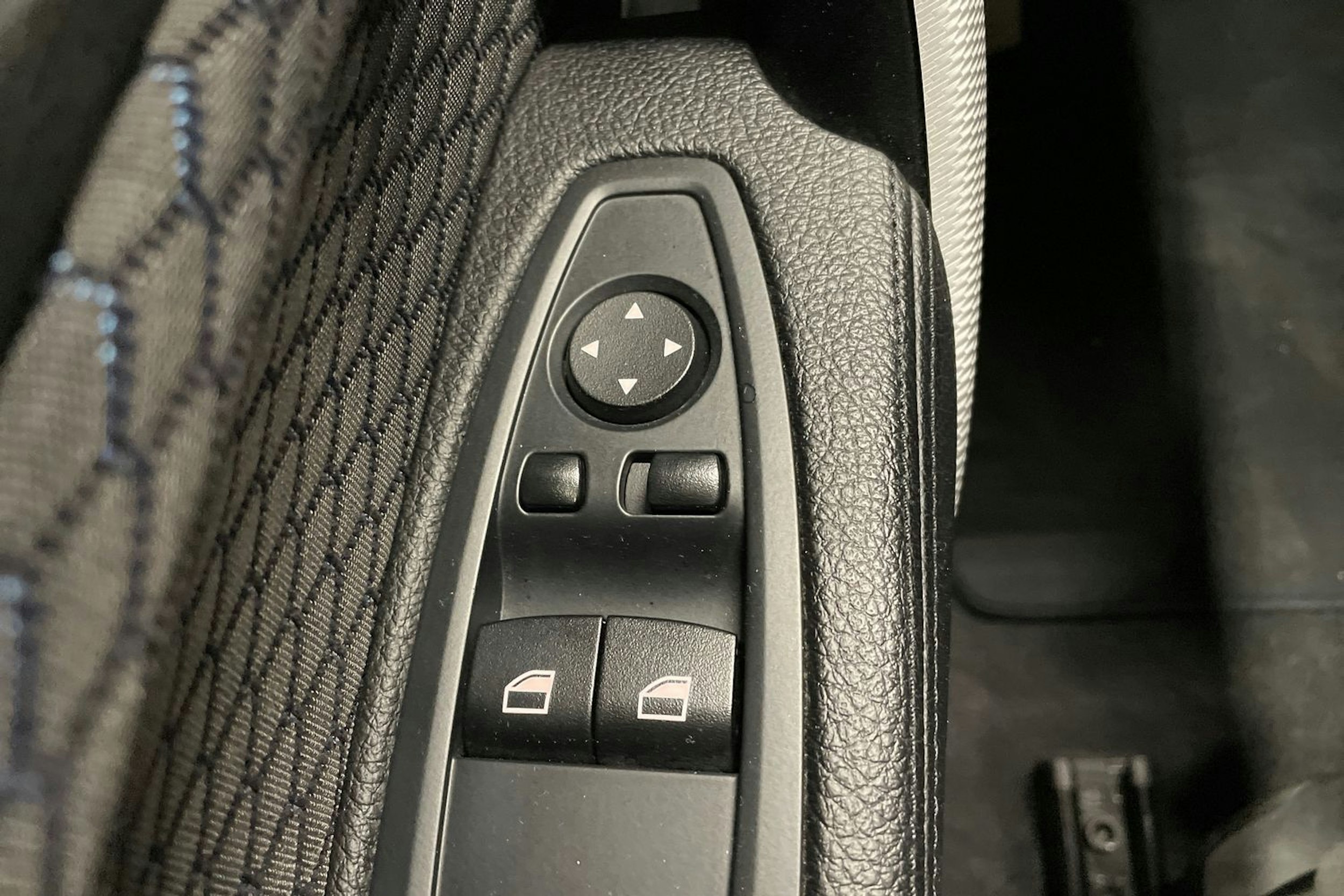 valkoinen BMW 220 2015 kuva 21.