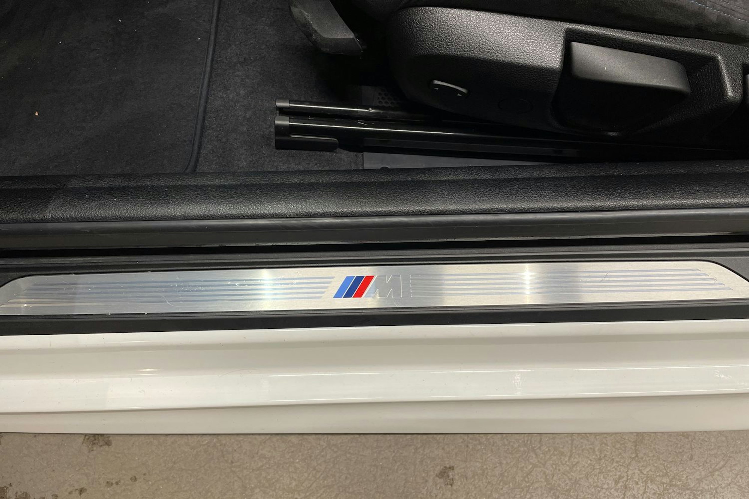 valkoinen BMW 220 2015 kuva 24.