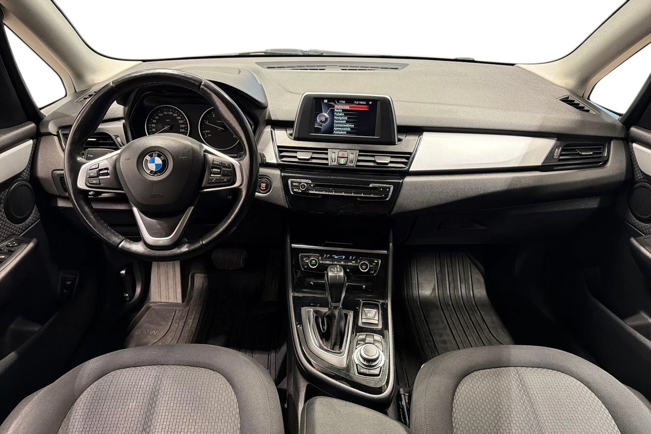 hopea BMW 220 2015 kuva 9.
