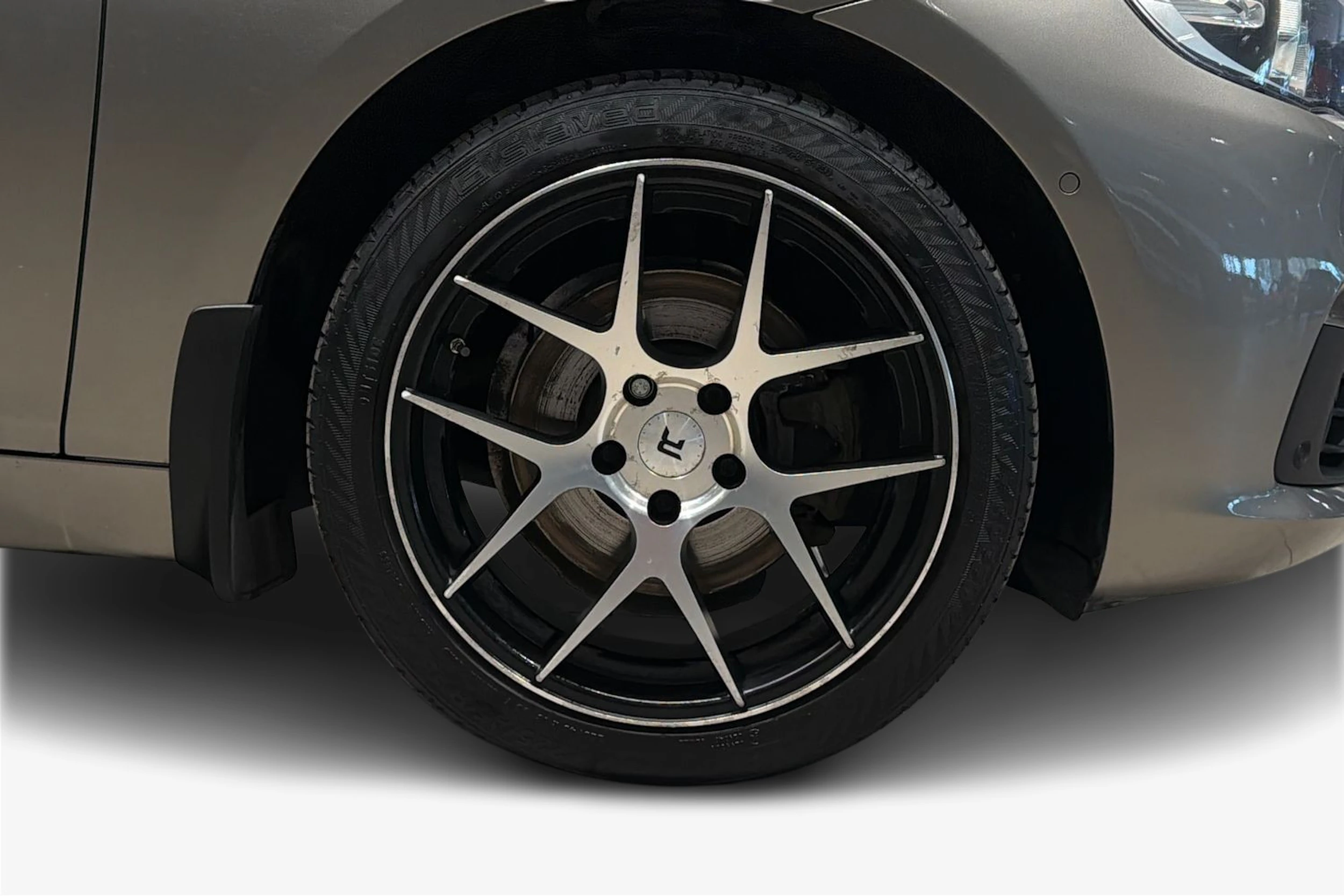 hopea BMW 220 2015 kuva 12.