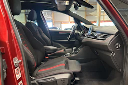 punainen BMW 220 2016 kuva 15.