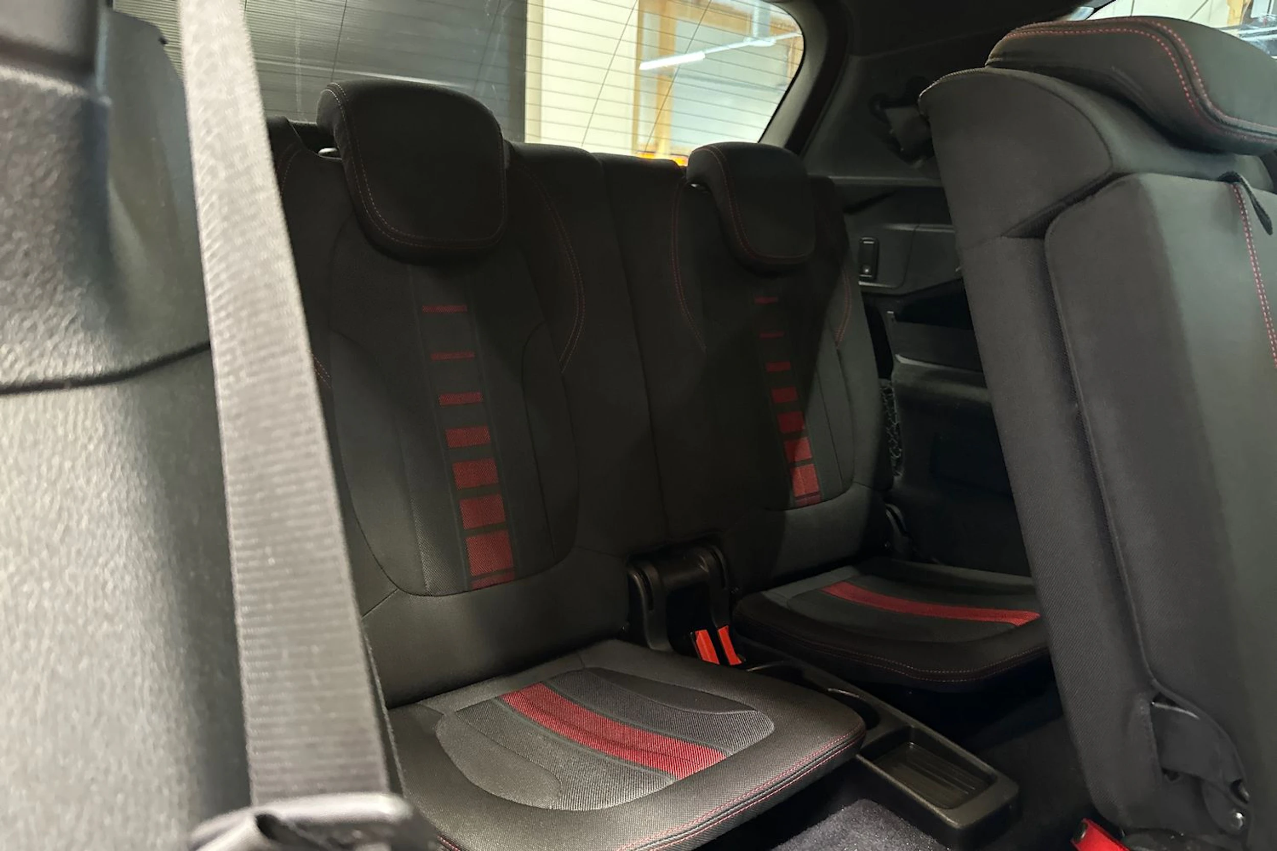 punainen BMW 220 2016 kuva 16.