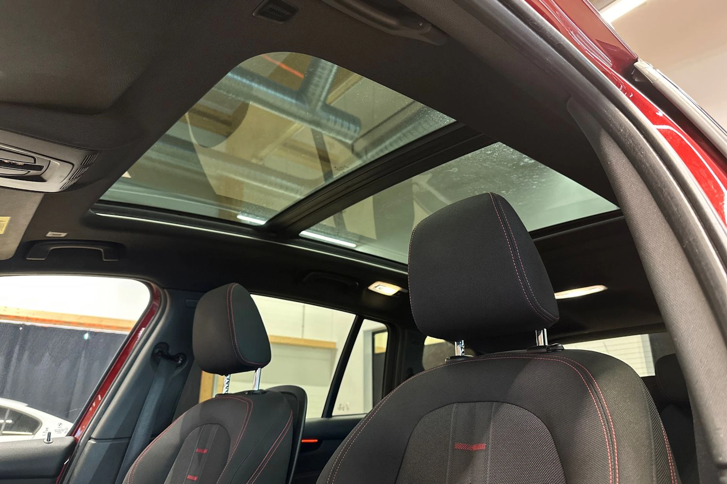 punainen BMW 220 2016 kuva 18.
