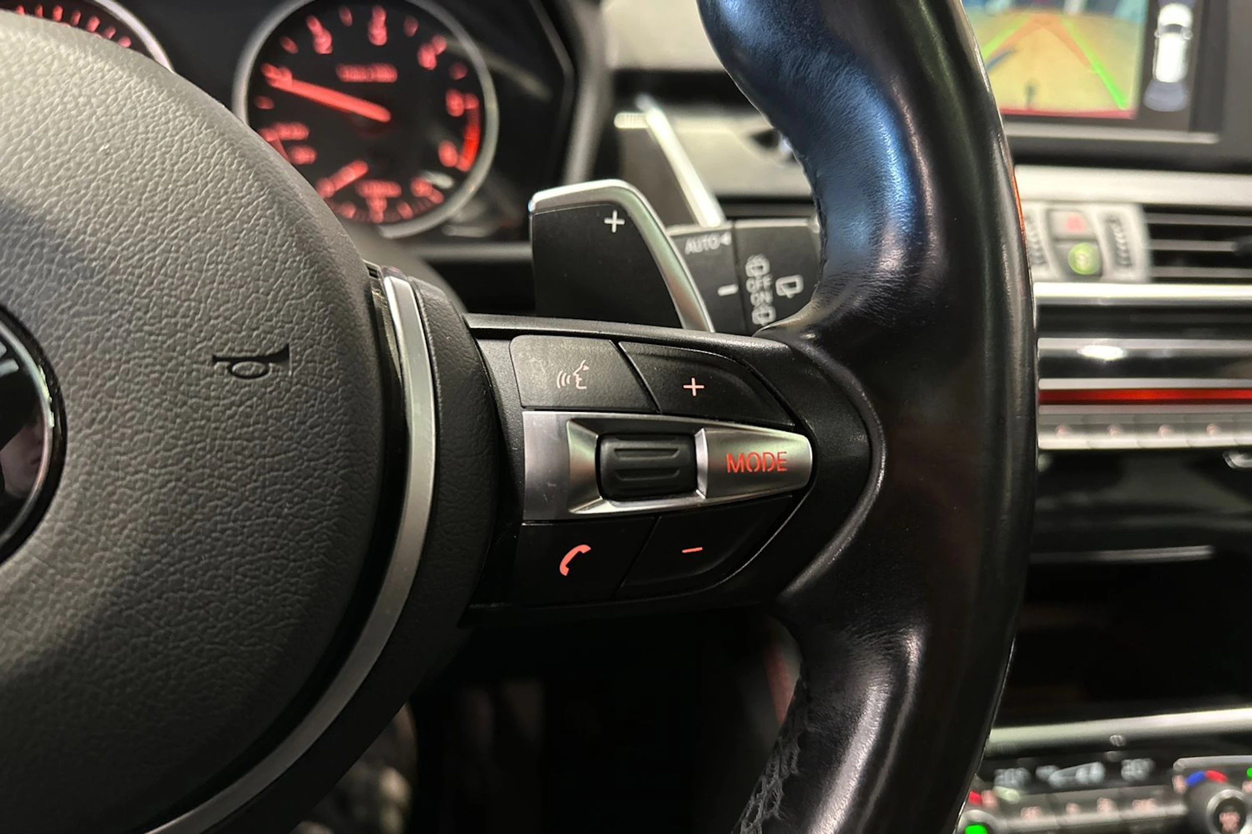 punainen BMW 220 2016 kuva 25.