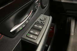 punainen BMW 220 2016 kuva 27.