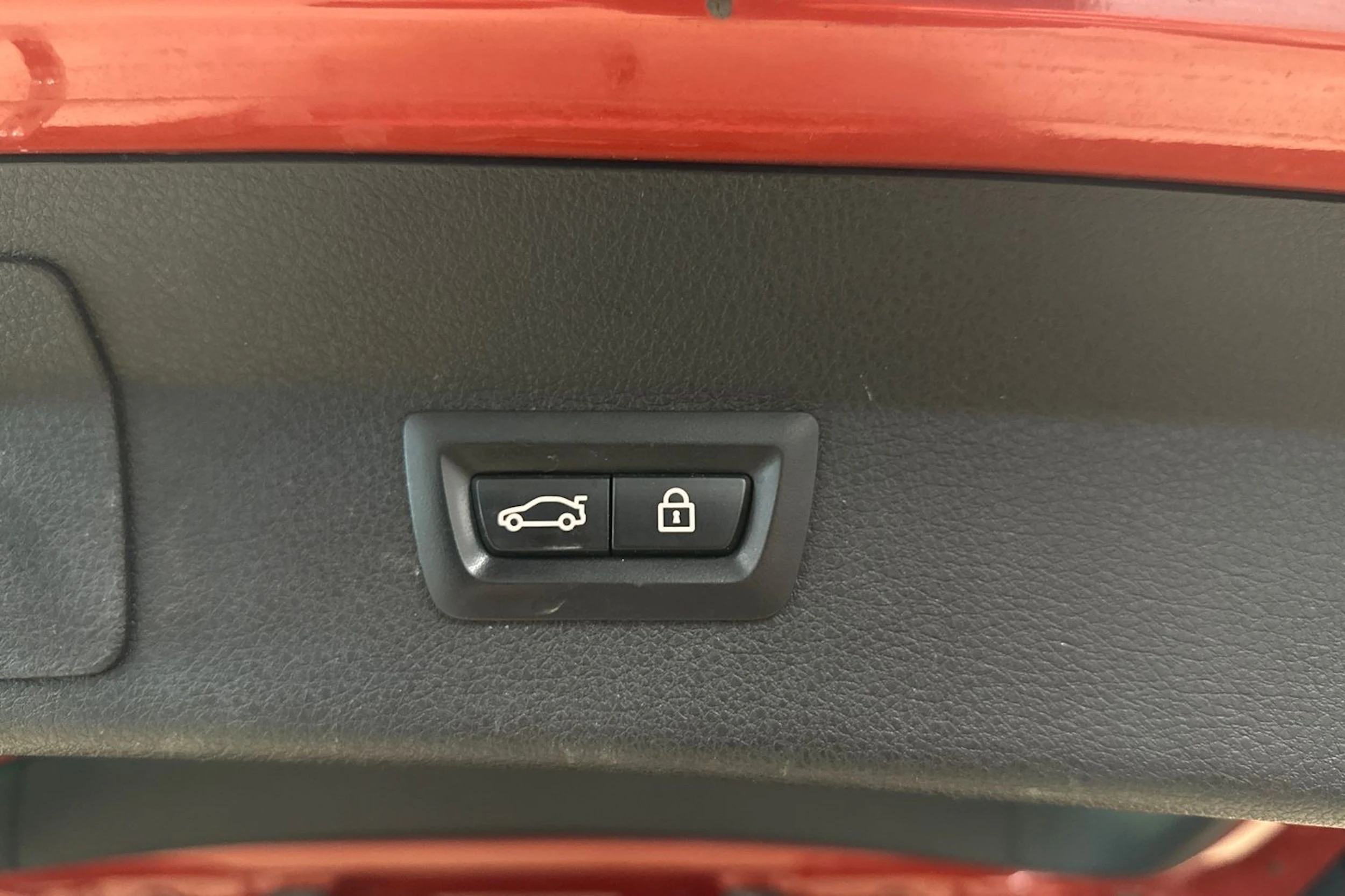 punainen BMW 220 2016 kuva 30.
