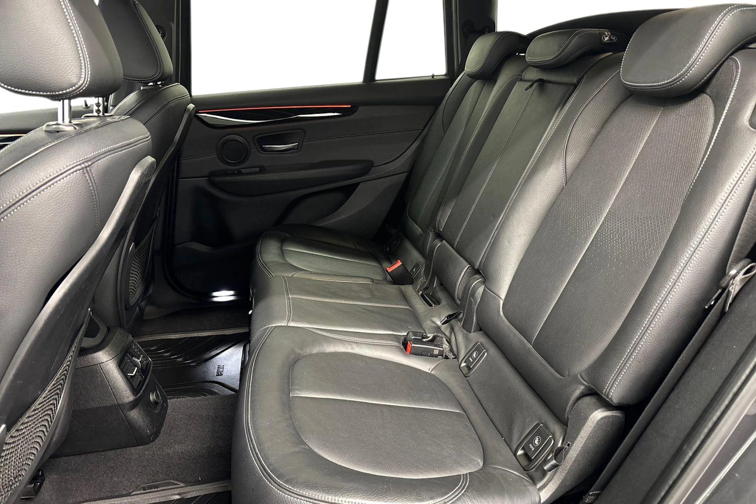 harmaa BMW 220 2016 kuva 8.