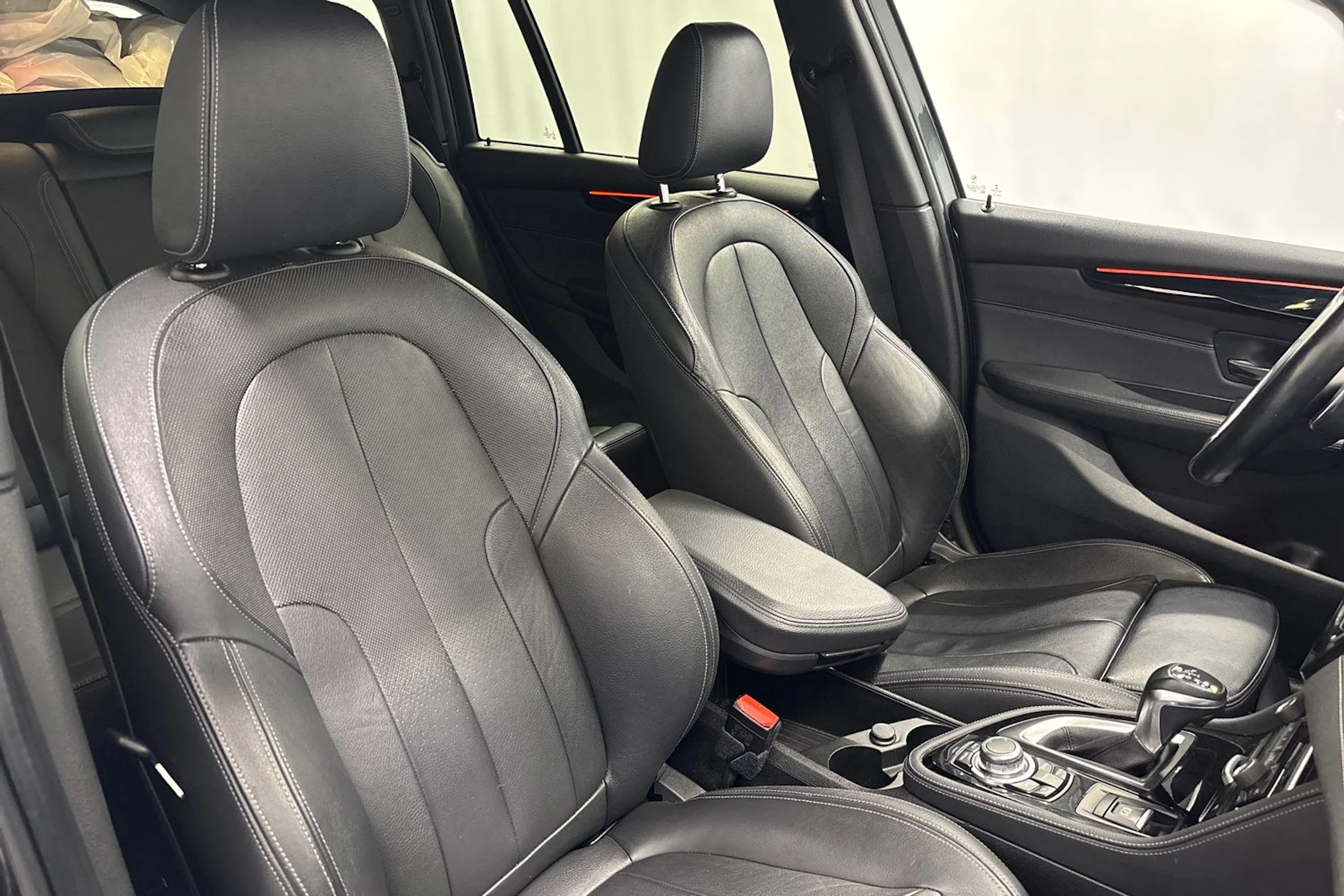 harmaa BMW 220 2016 kuva 11.