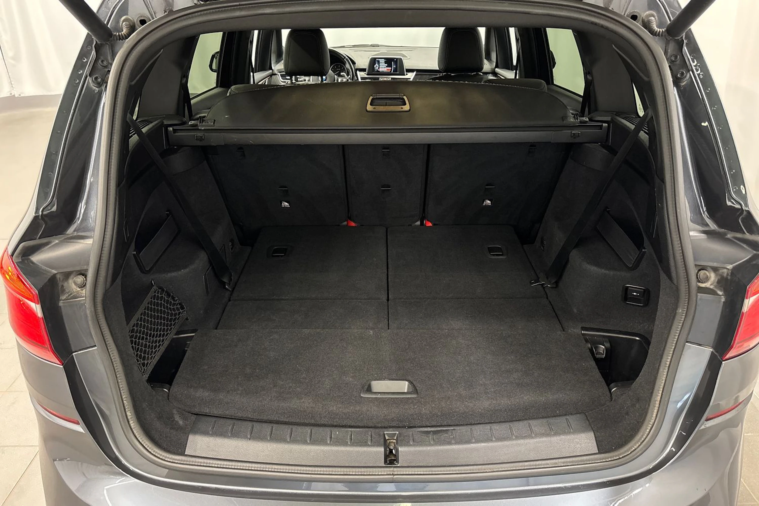 harmaa BMW 220 2016 kuva 13.