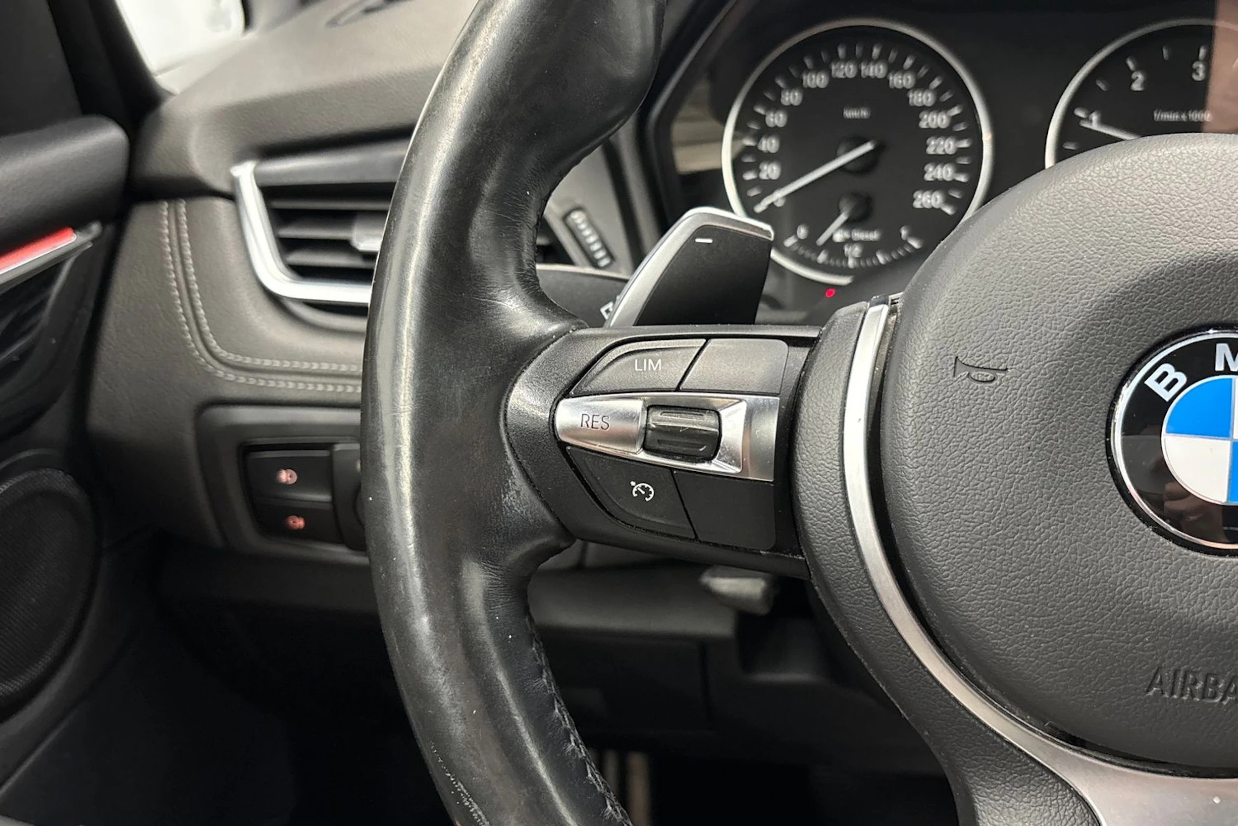 harmaa BMW 220 2016 kuva 17.