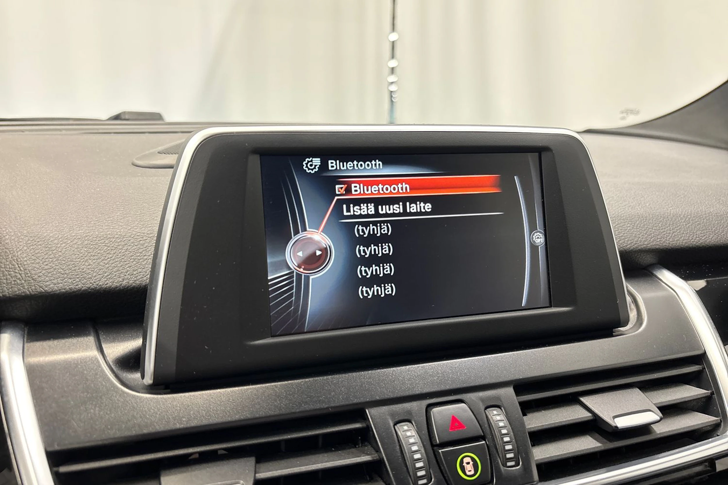 harmaa BMW 220 2016 kuva 19.