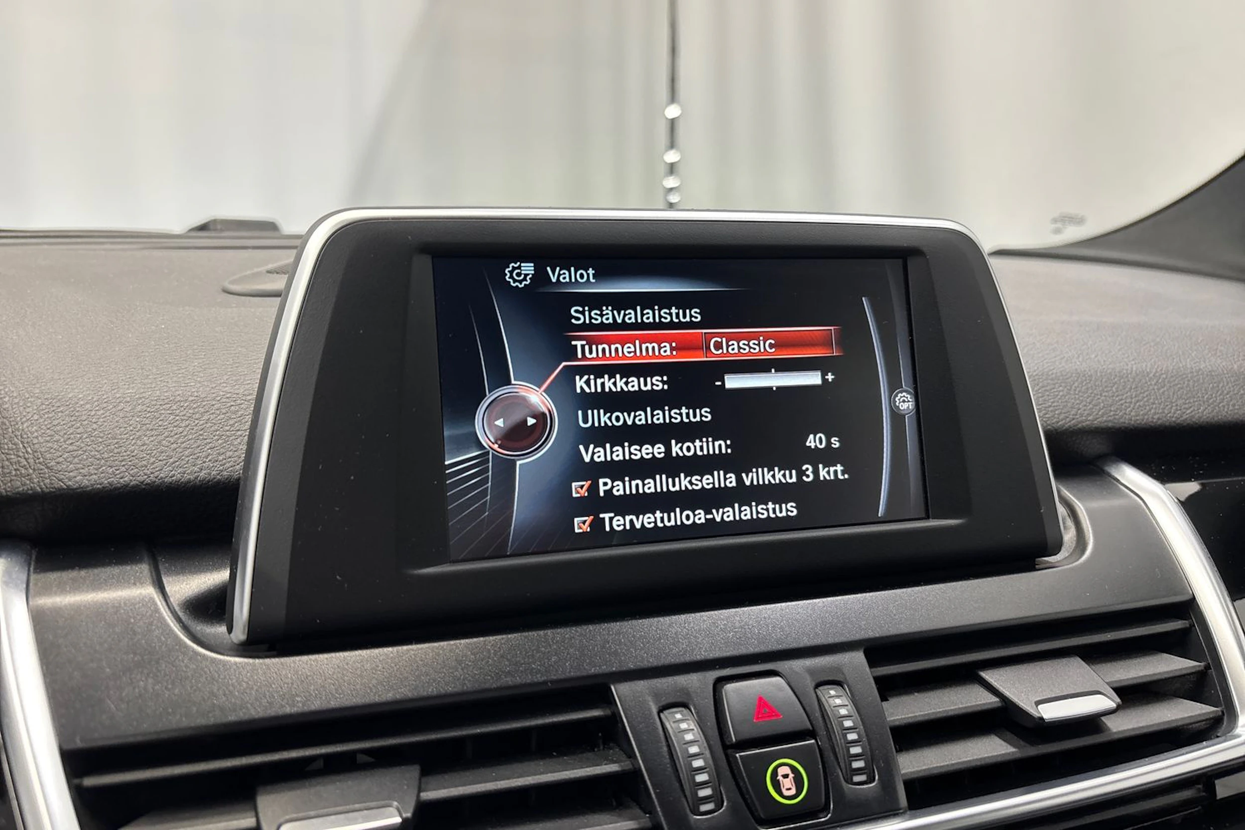 harmaa BMW 220 2016 kuva 22.