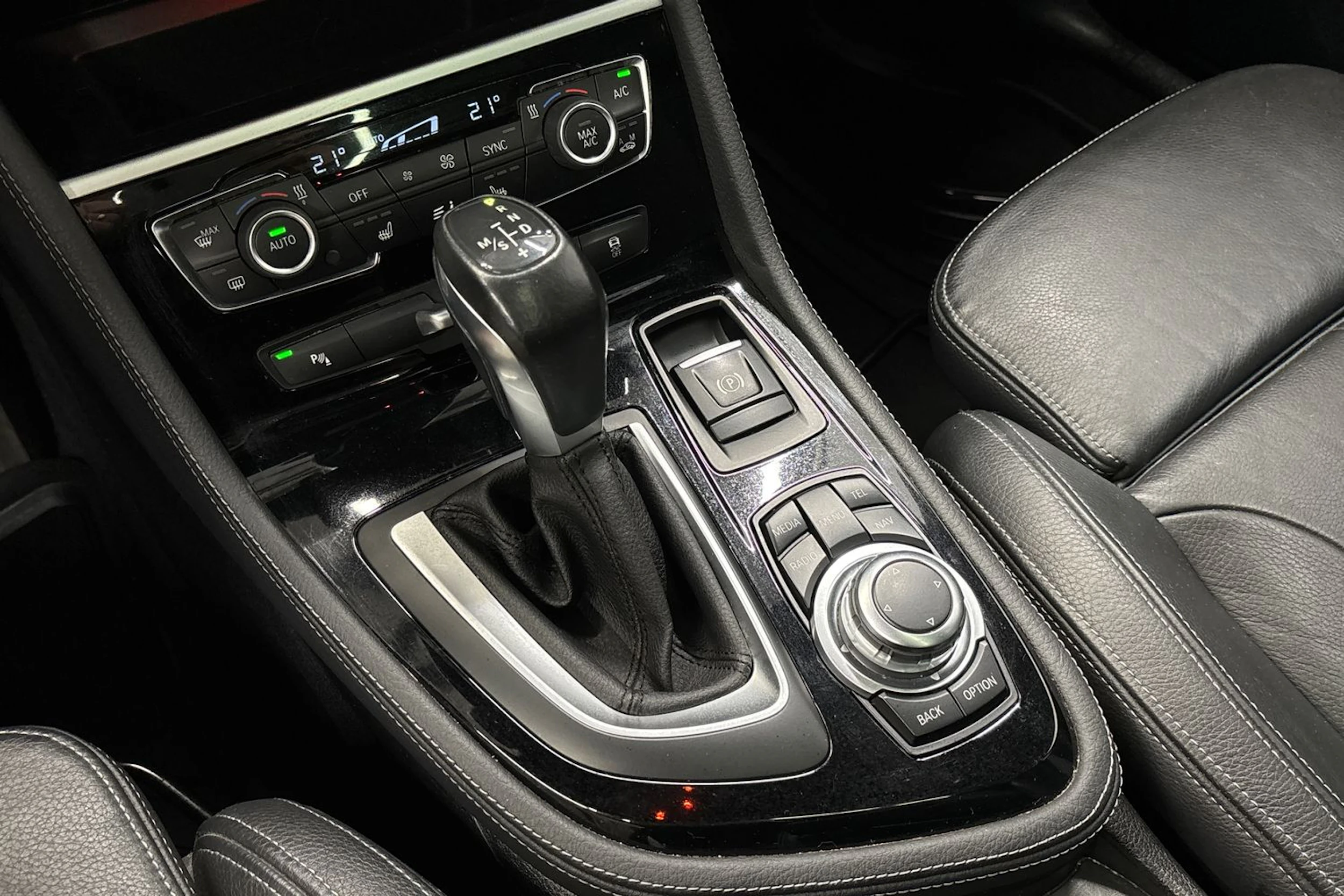 harmaa BMW 220 2016 kuva 25.