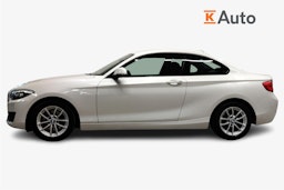 valkoinen BMW 220 2018 kuva 6.