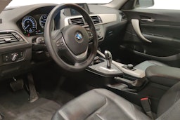 valkoinen BMW 220 2018 kuva 7.