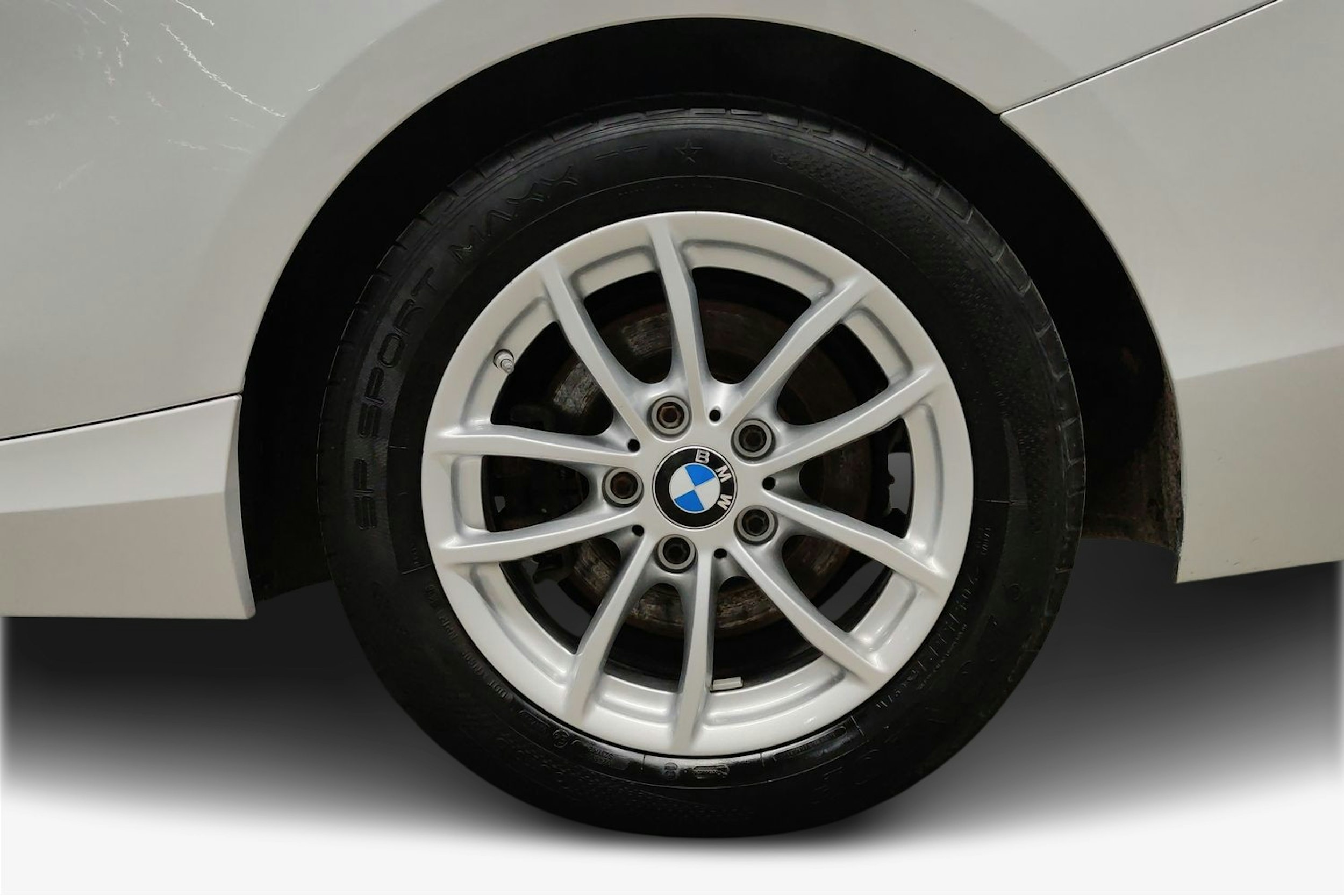 valkoinen BMW 220 2018 kuva 11.
