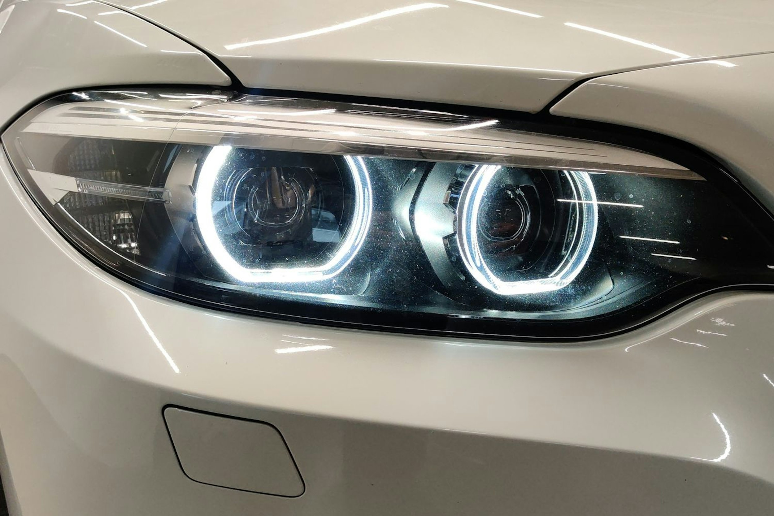 valkoinen BMW 220 2018 kuva 14.