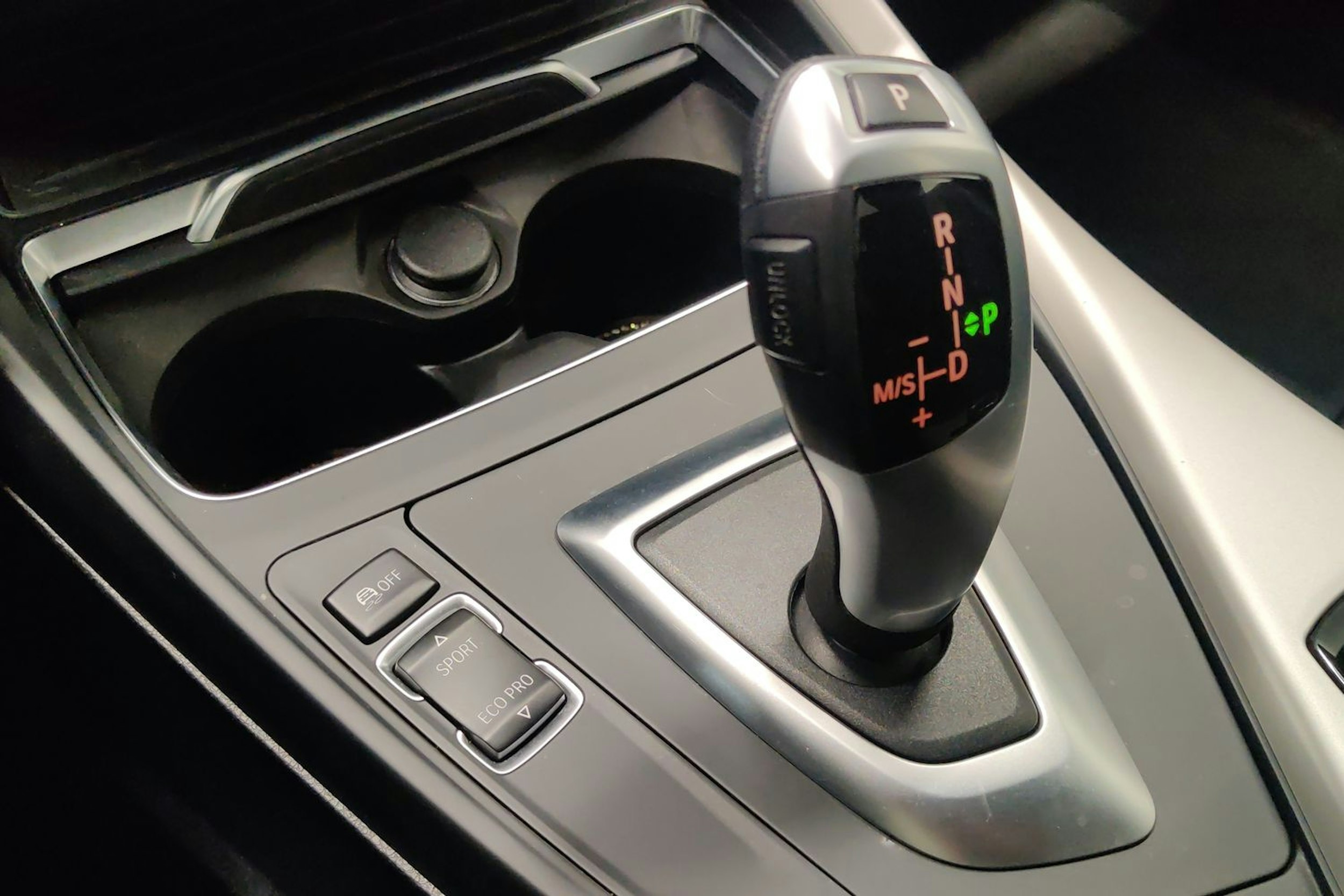 valkoinen BMW 220 2018 kuva 20.