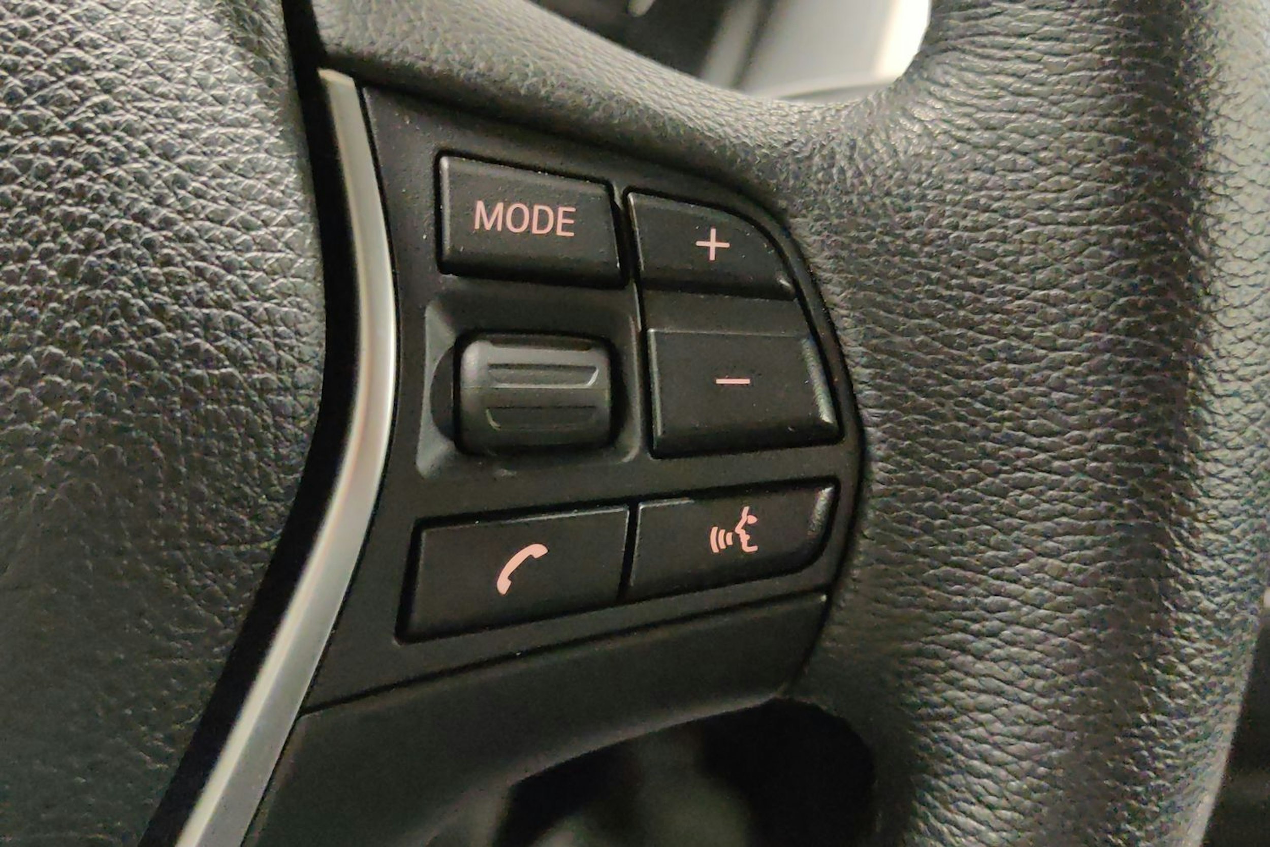 valkoinen BMW 220 2018 kuva 22.