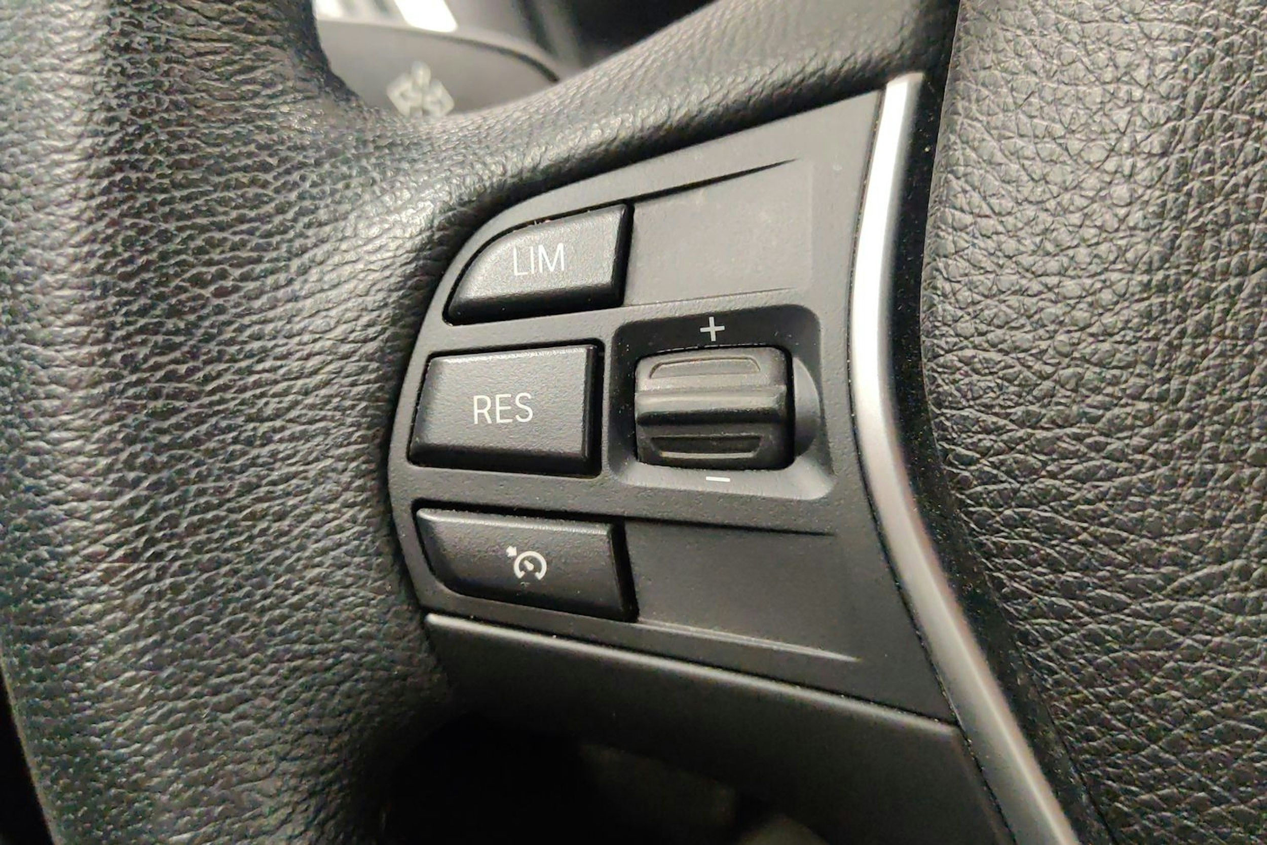valkoinen BMW 220 2018 kuva 23.