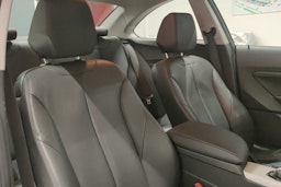 valkoinen BMW 220 2018 kuva 27.