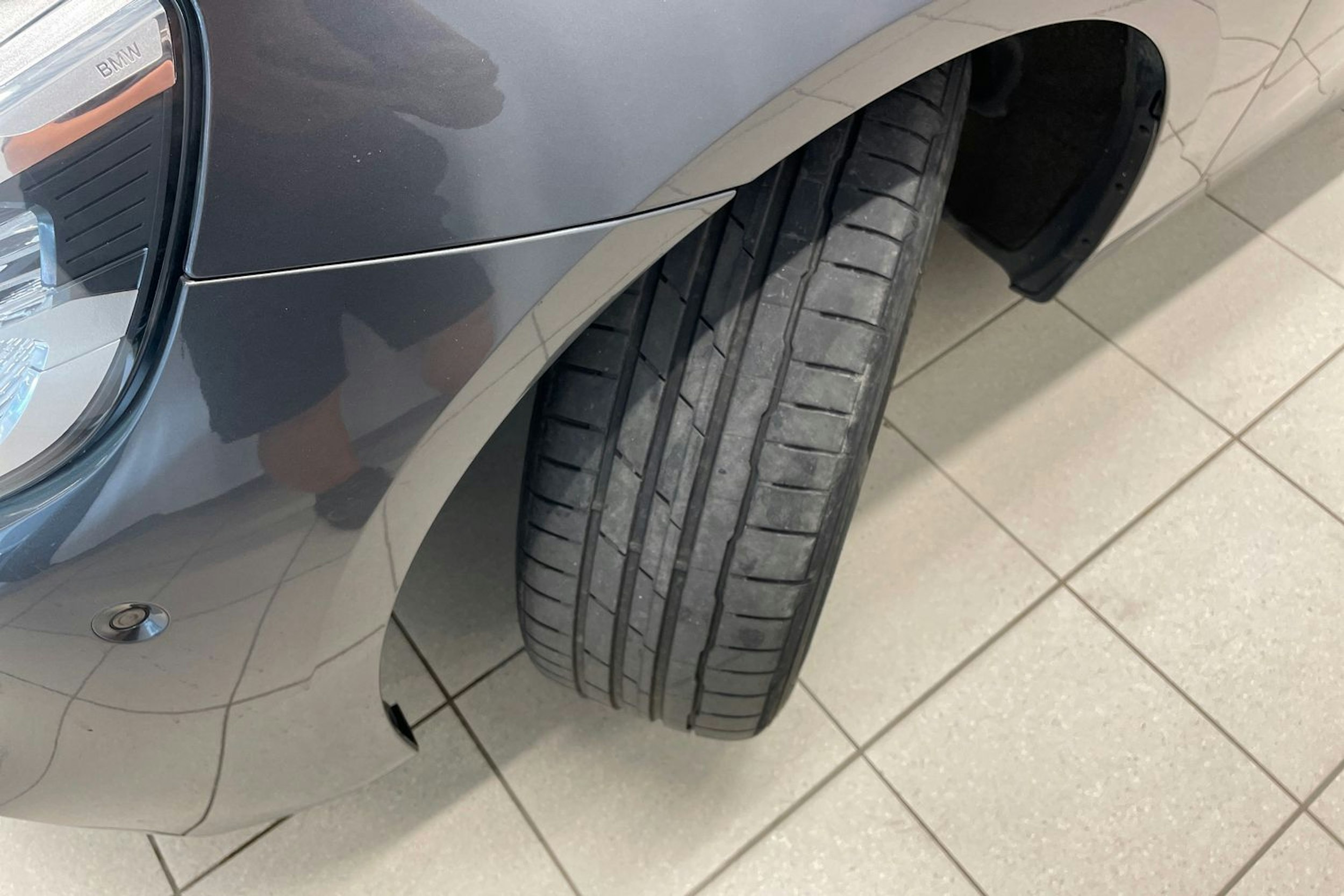 harmaa BMW 225 2016 kuva 13.
