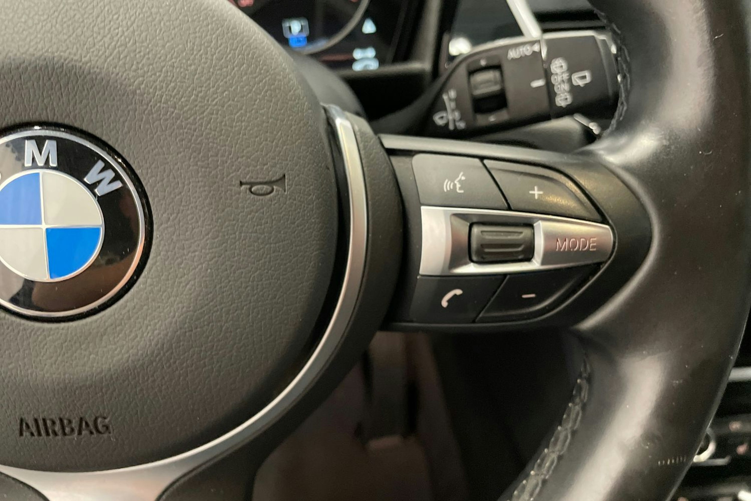 harmaa BMW 225 2016 kuva 15.