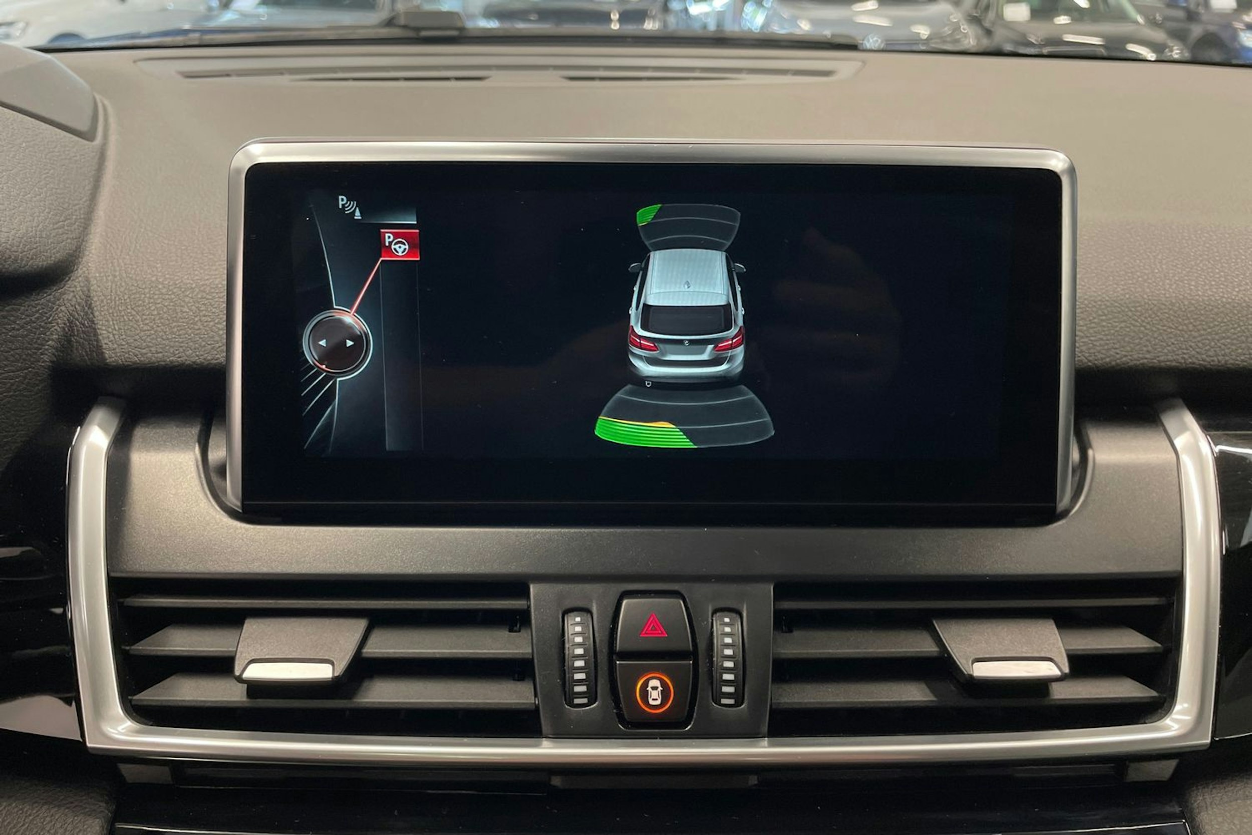 harmaa BMW 225 2016 kuva 18.