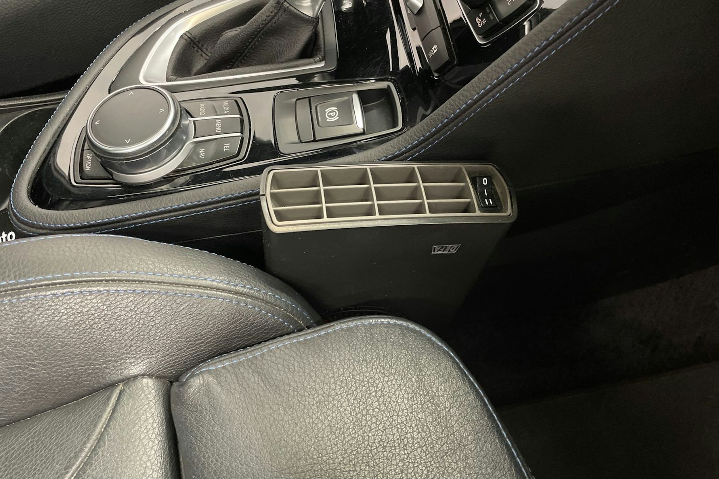 harmaa BMW 225 2016 kuva 27.