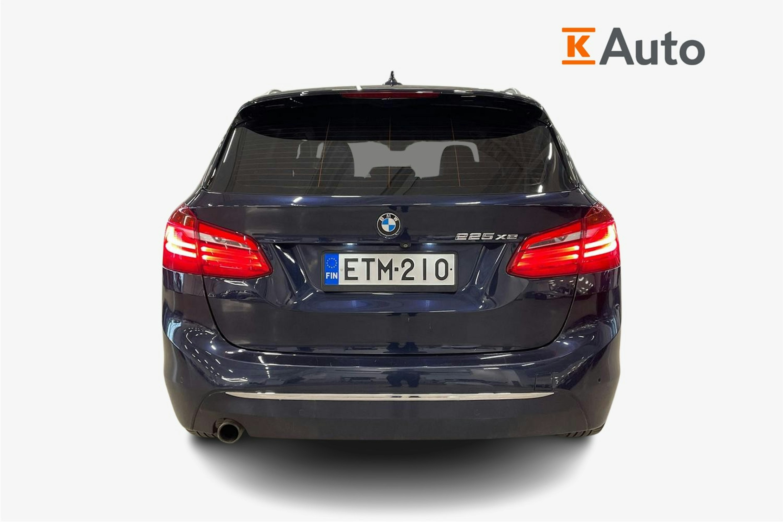 sininen BMW 225 2016 kuva 3.