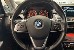 sininen BMW 225 2016 kuva 15.