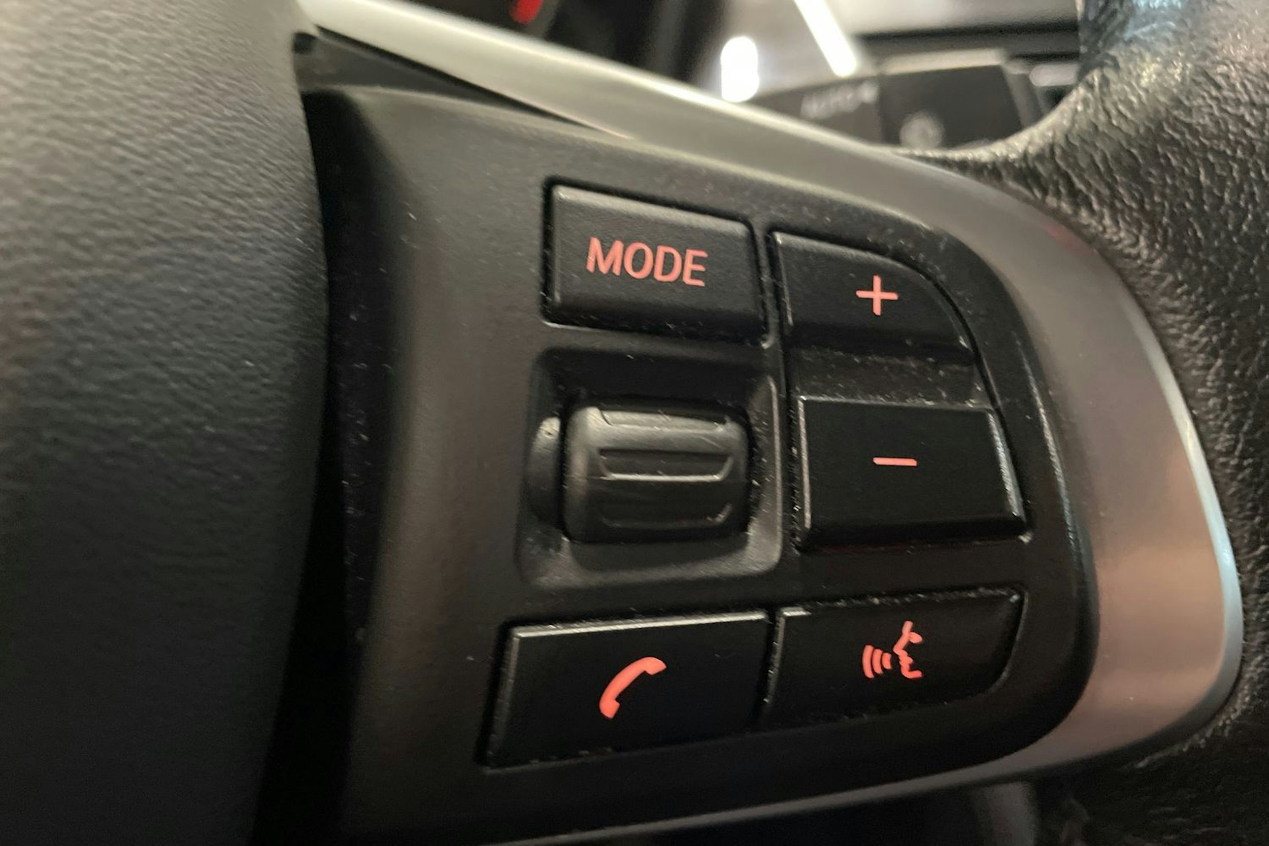 sininen BMW 225 2016 kuva 16.