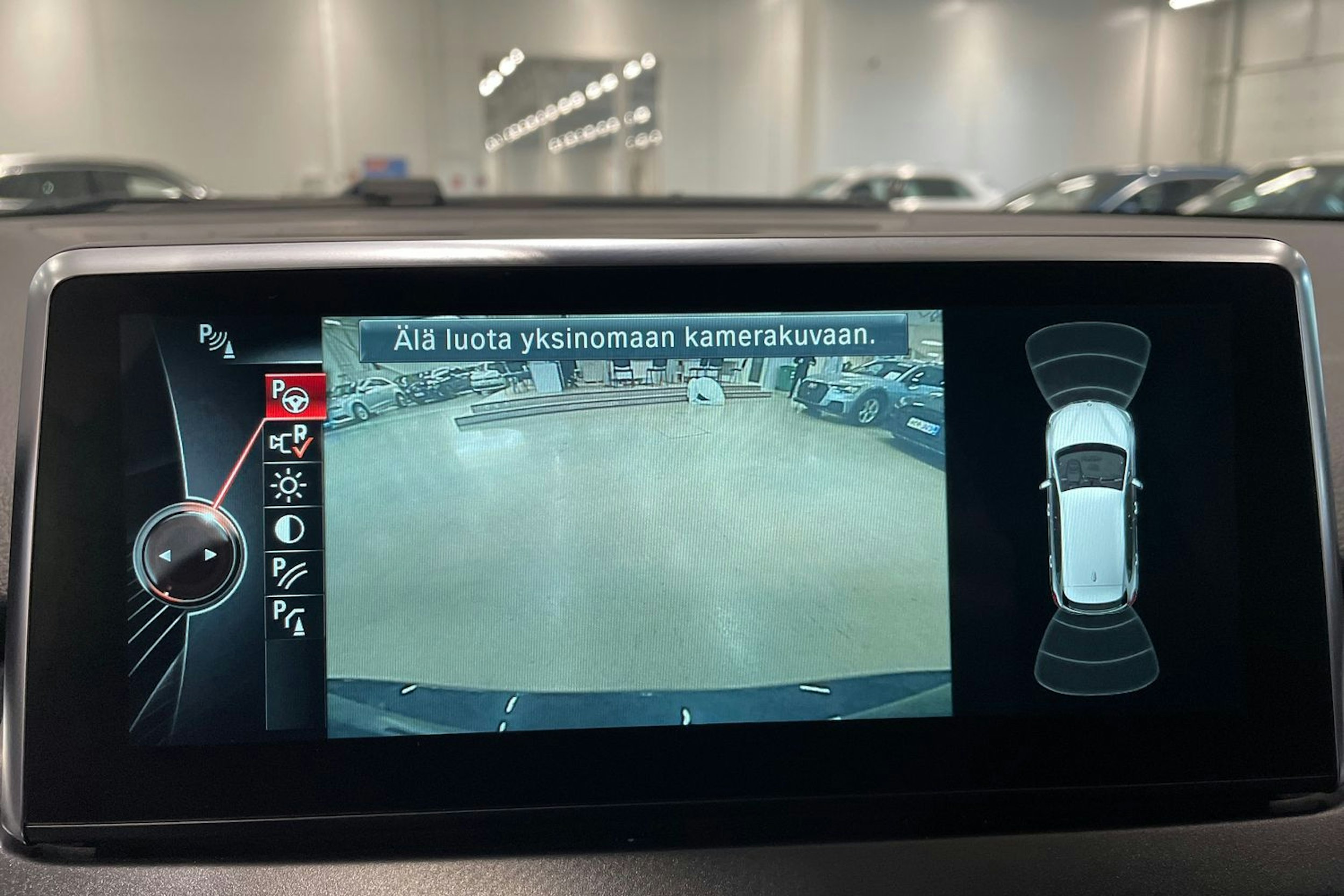 sininen BMW 225 2016 kuva 20.