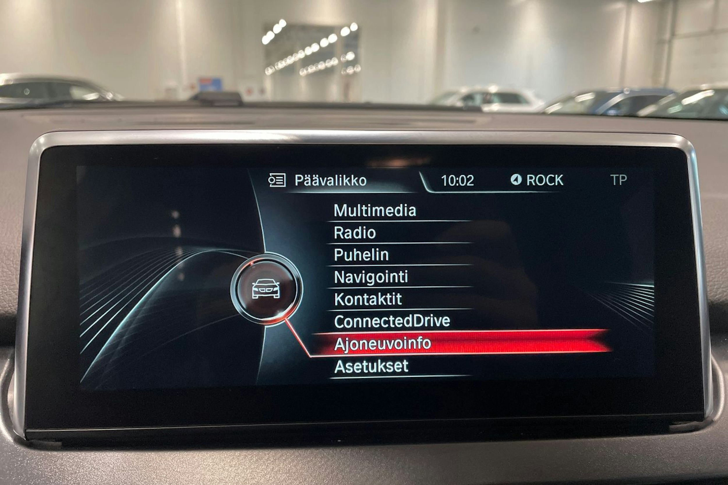 sininen BMW 225 2016 kuva 21.