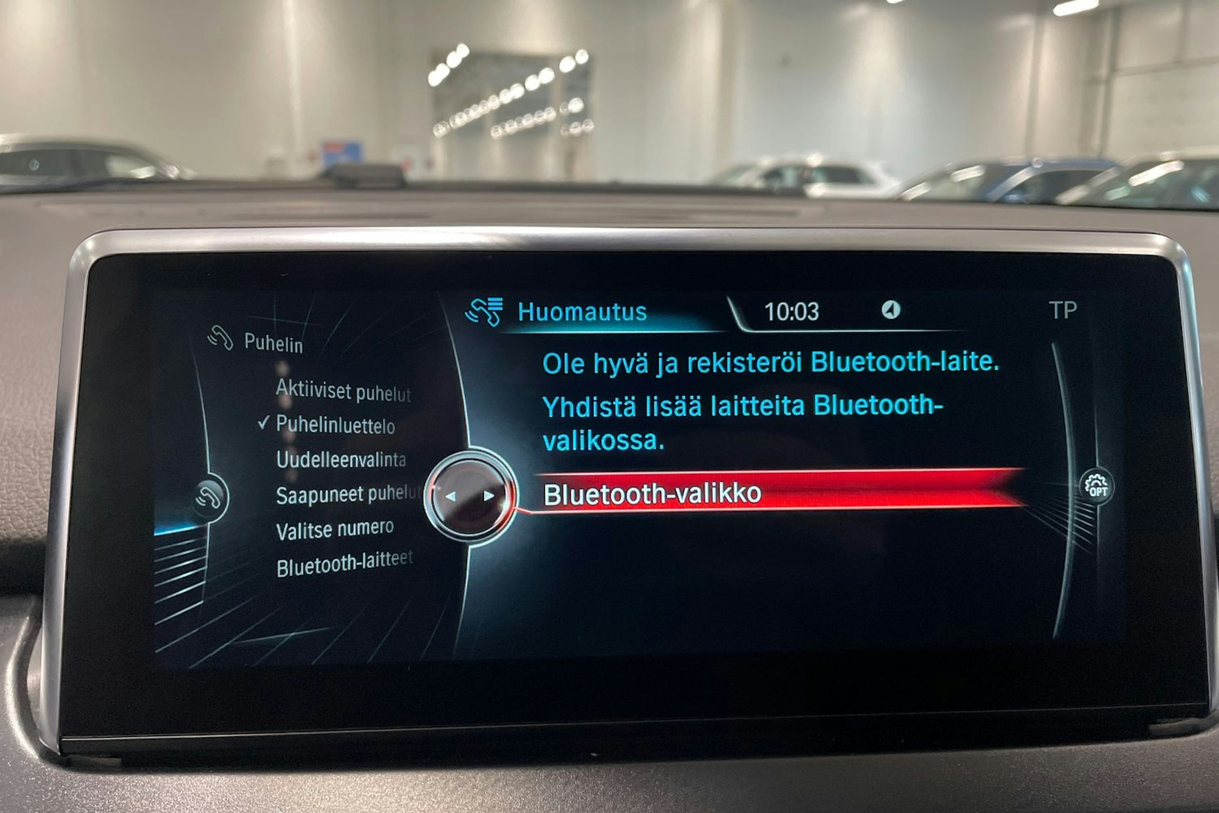 sininen BMW 225 2016 kuva 23.