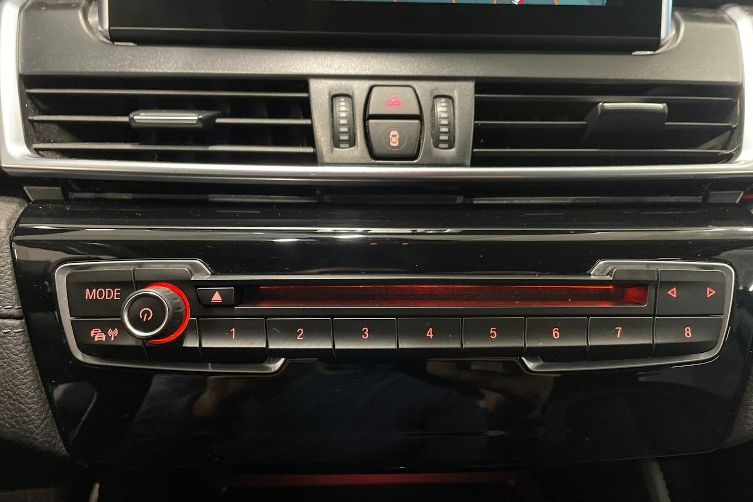 sininen BMW 225 2016 kuva 24.