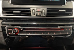 sininen BMW 225 2016 kuva 24.