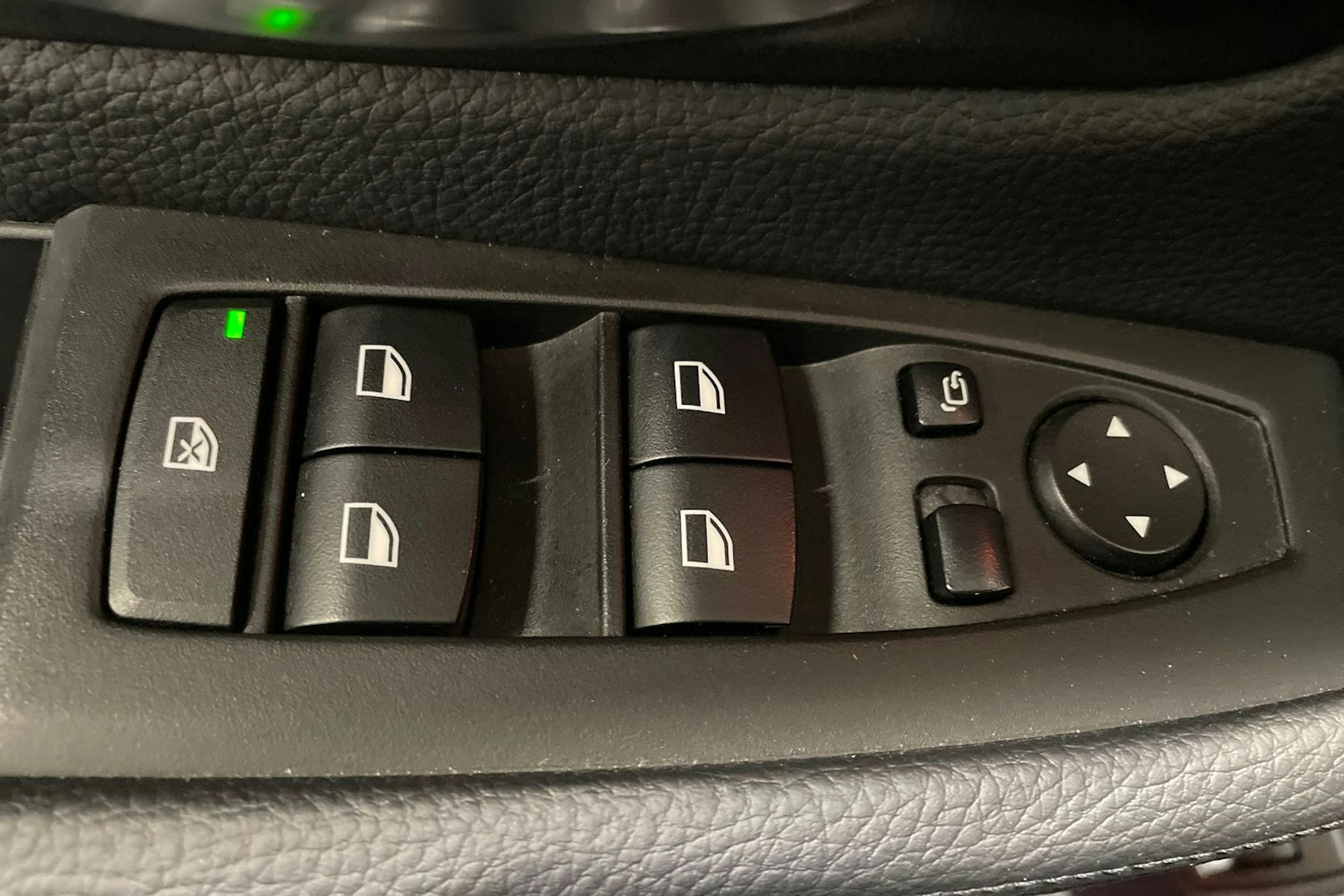 sininen BMW 225 2016 kuva 28.