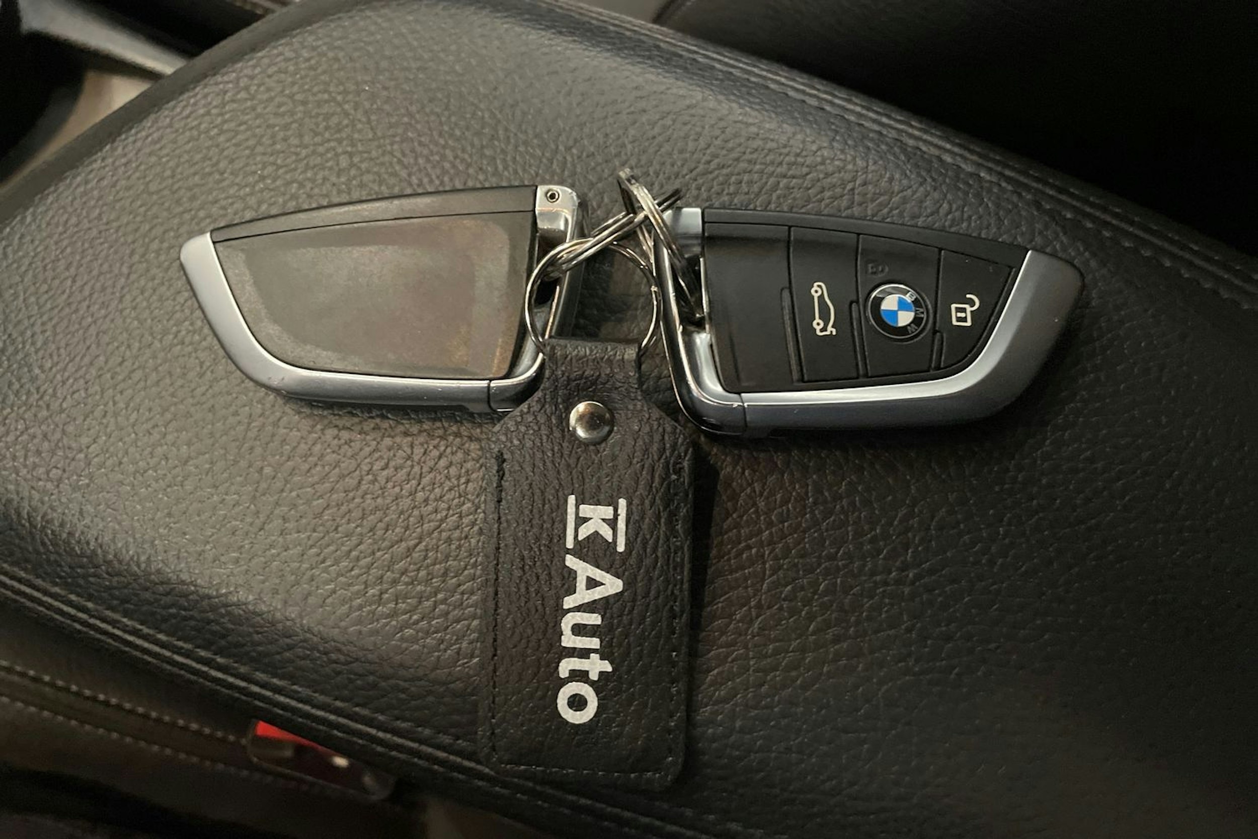 sininen BMW 225 2016 kuva 31.