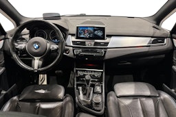 sininen BMW 225 2016 kuva 9.