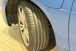 sininen BMW 225 2016 kuva 13.