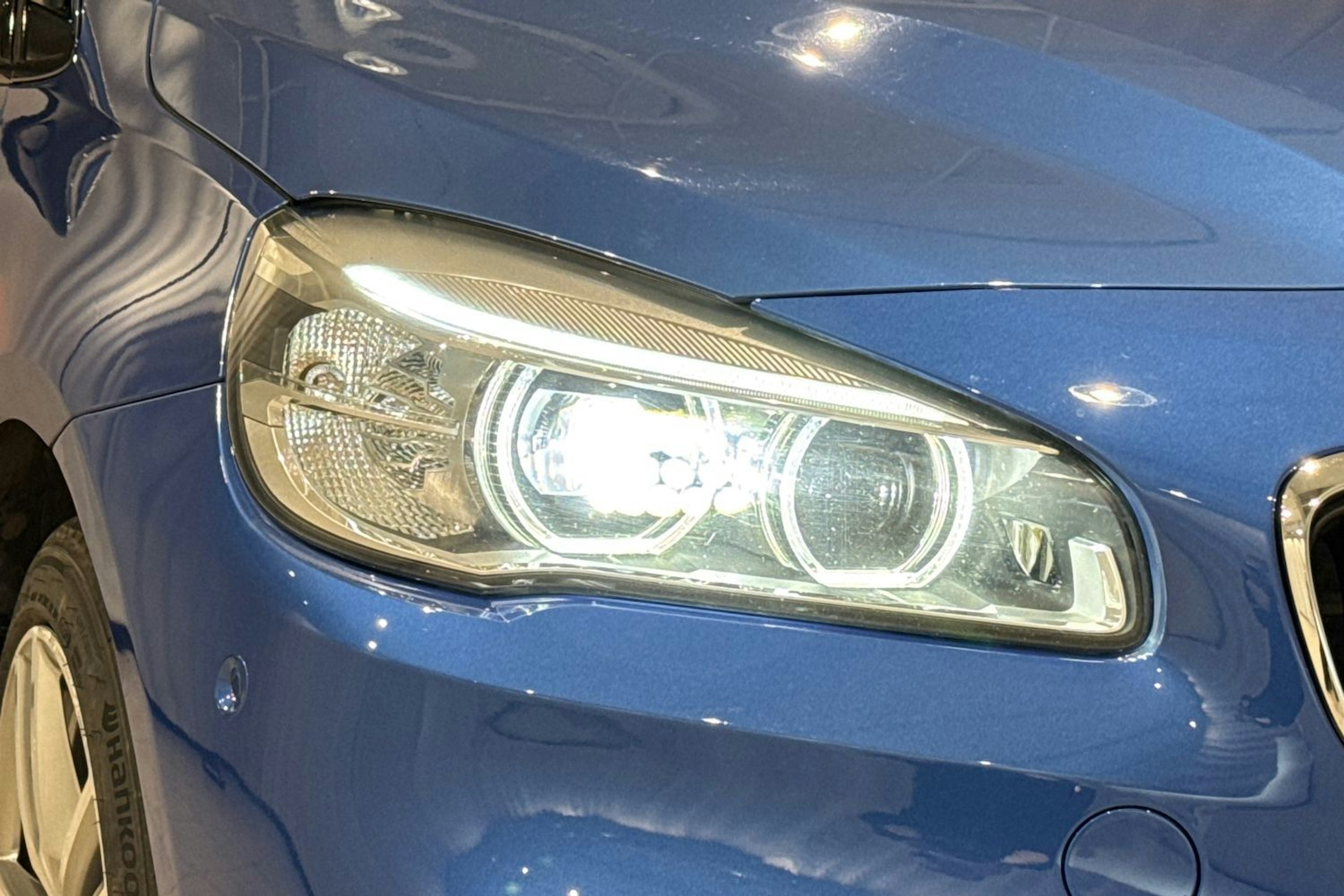sininen BMW 225 2016 kuva 15.