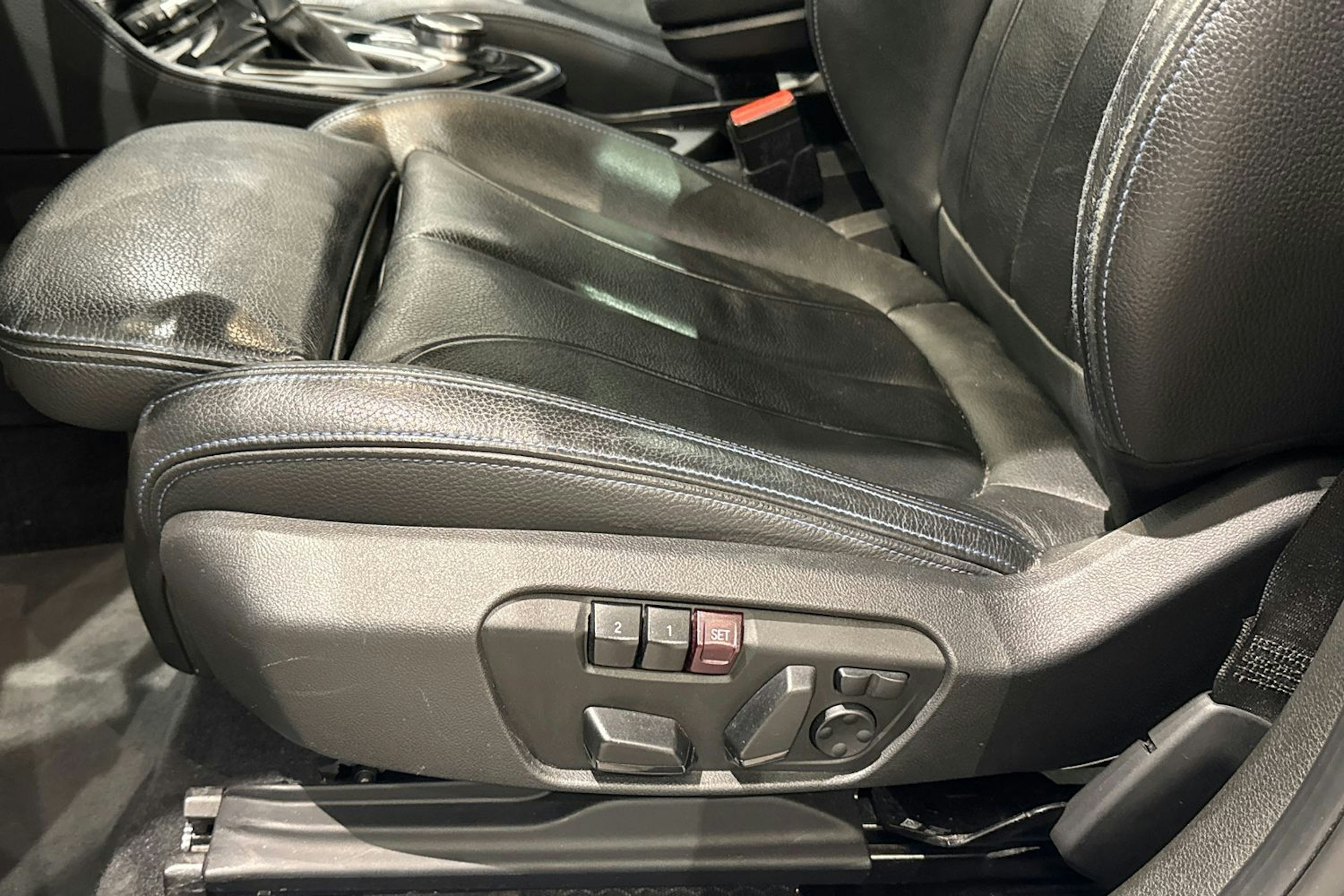 sininen BMW 225 2016 kuva 20.