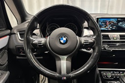 sininen BMW 225 2016 kuva 22.