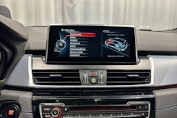 sininen BMW 225 2016 kuva 26.