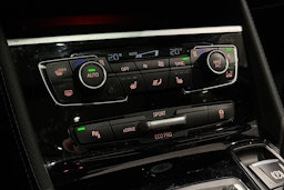 sininen BMW 225 2016 kuva 29.