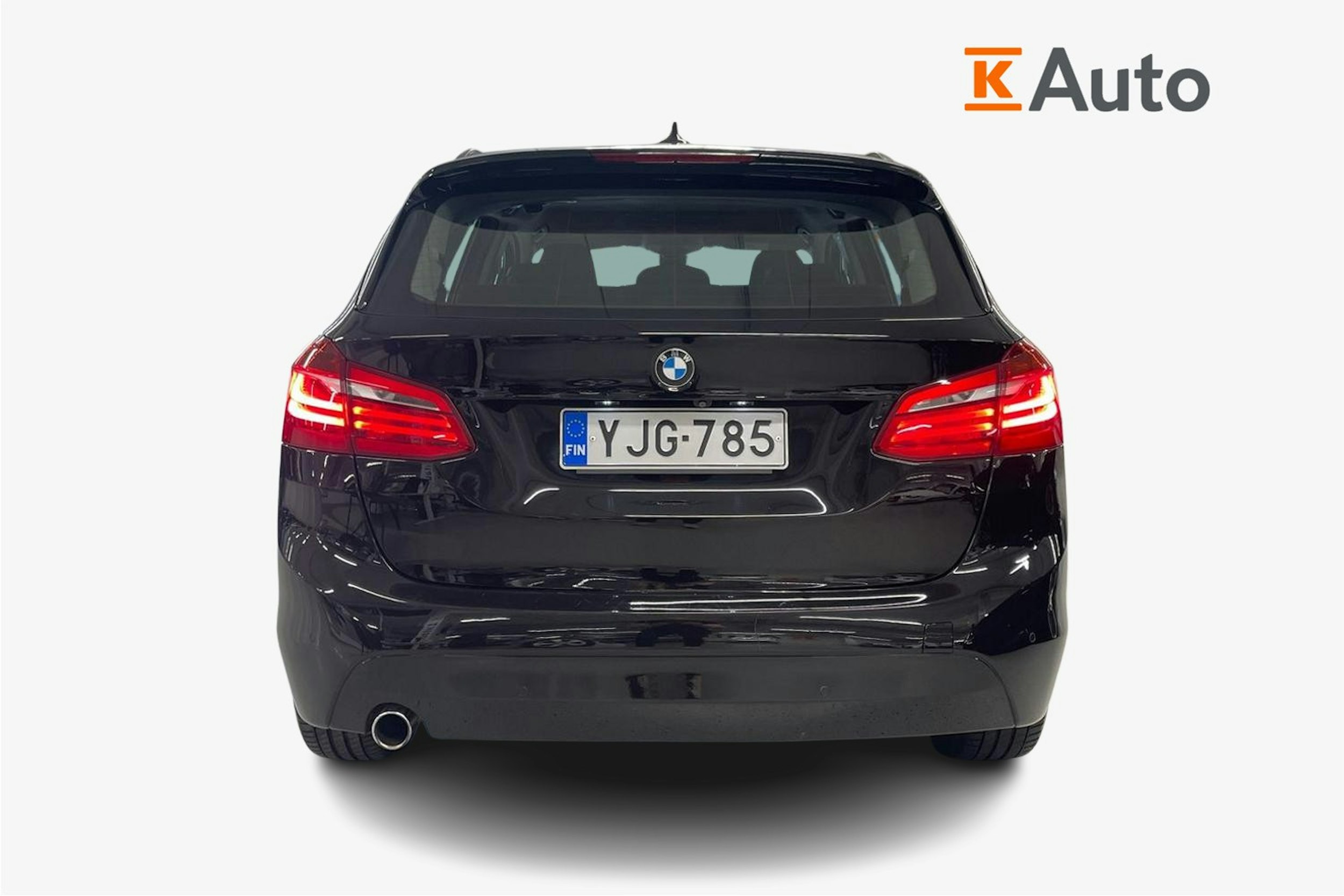 musta BMW 225 2016 kuva 3.