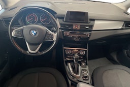 musta BMW 225 2016 kuva 9.
