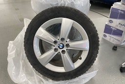 musta BMW 225 2016 kuva 13.