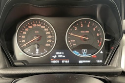 musta BMW 225 2016 kuva 14.